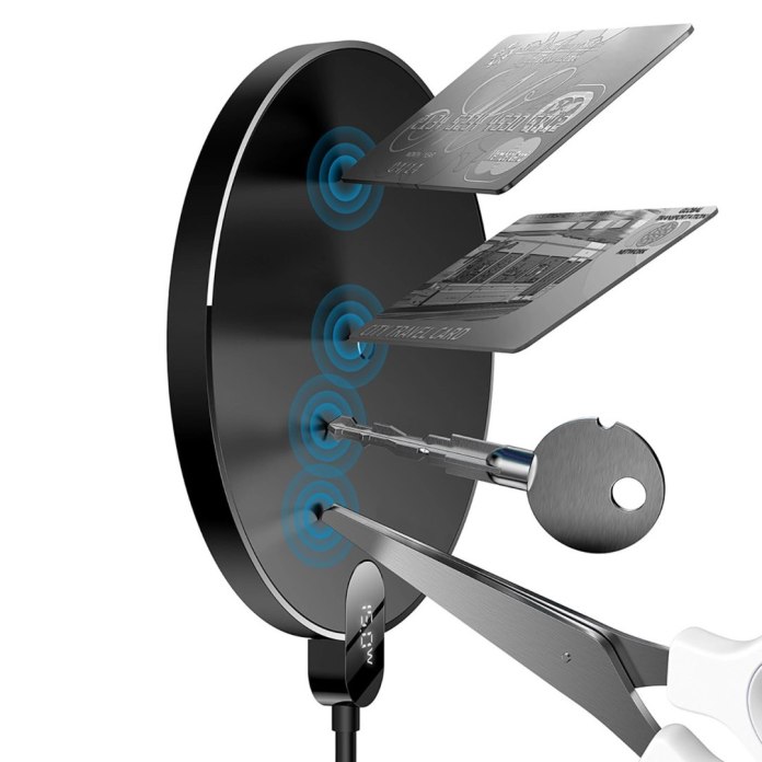 Przedmioty na ładowarce indukcyjnej Baseus Digital LED Display Gen 2 BS-W526